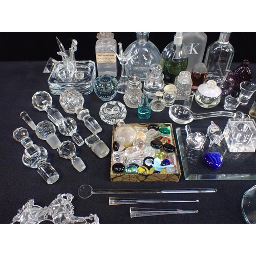 35 - A COLLECTION OF SMALL GLASSWARE

including a controlled bubble candle holder