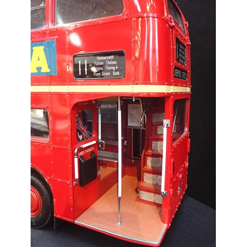 207 - HACHETTE PARTWORKS CLASSIC ROUTEMASTER BUS 1:12 SCALE MODEL

The 1/12 Routemaster Bus from IXO Colle... 