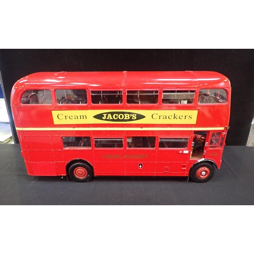 207 - HACHETTE PARTWORKS CLASSIC ROUTEMASTER BUS 1:12 SCALE MODEL

The 1/12 Routemaster Bus from IXO Colle... 