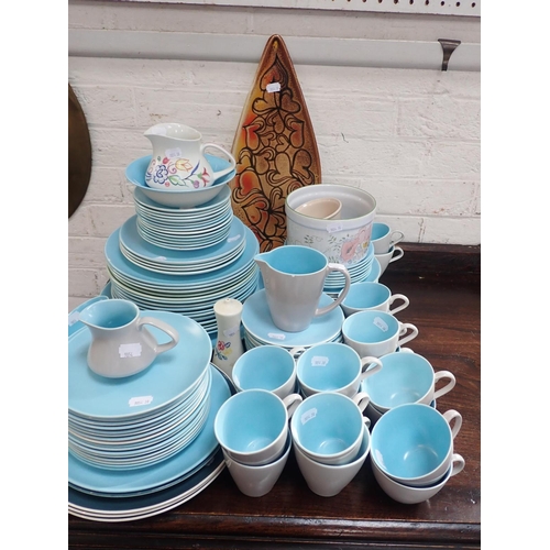 51 - POOLE TWINTONE AND OTHER  TABLEWARES

dinner, tea and coffee, with other Poole items, traditional et... 