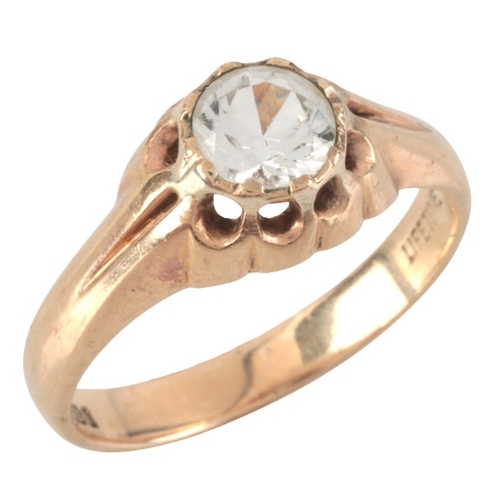 70 - A VINTAGE PASTE SOLITAIRE RING

in 9ct gold, set with a round brilliant cut paste stone of c.6.0mm, ... 