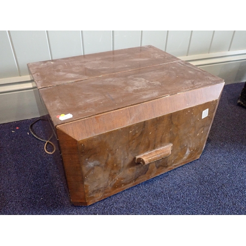 30 - A 1950s HMV MODEL 2127 ELECTRIC GRAMOPHONE

walnut cased, with dual-action opening, and interchangea... 