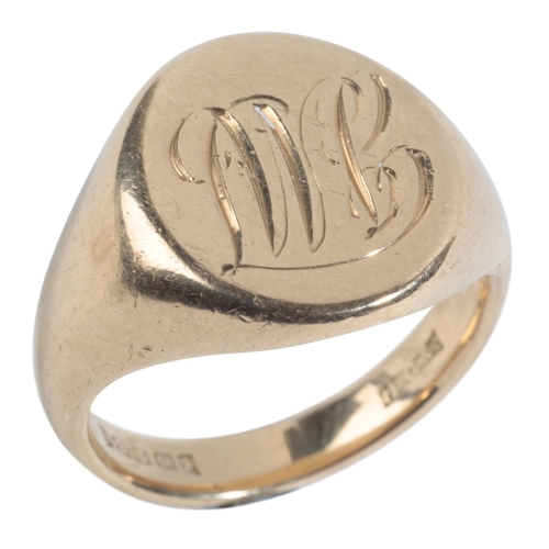 A 9CT GOLD SIGNET RING the head engraved with a monogram 'JMS' in ...