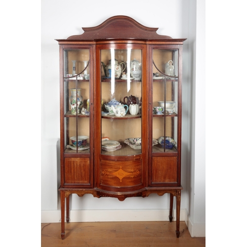 19 - AN EARLY 20TH CENTURY BELLEEK SECOND PERIOD PORCELAIN 'SCALE' VASE

with ribbed circular body, 9cm h... 