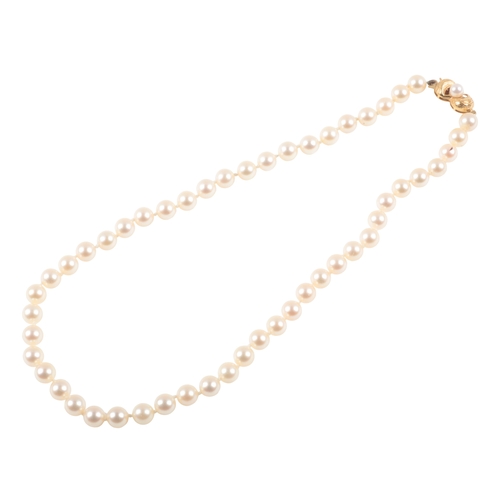 278 - A CULTURED PEARL NECKLACE

the c. 6.7 mm pearls with single cultured pearl set clasp, stamped 375, c... 