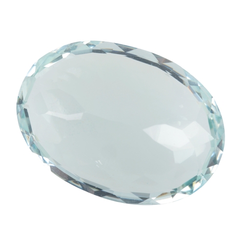 301 - A LOOSE OVAL NATURAL AQUAMARINE

24.10 carats, 18mm x 26mm