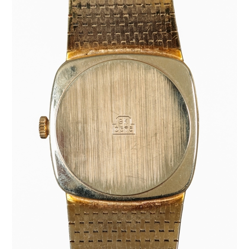 502 - AVIA: A 9CT GOLD BRACELET WATCH

with quartz movement, gold dial, gold baton numerals, date aperture... 