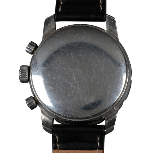 570 - HEUER AUTAVIA: A STAINLESS STEEL CHRONOGRAPH WRIST WATCH

with manual wind movement, black dial, tri... 
