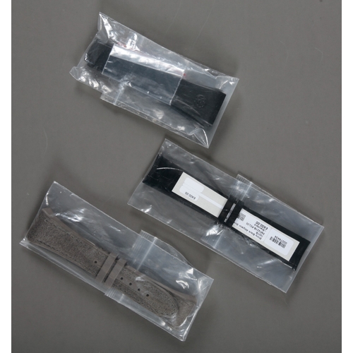 587 - FRANCK MULLER: A CARBON BLACK RUBBER WATCH STRAP

V41, in its original packaging, old shop stock; to... 