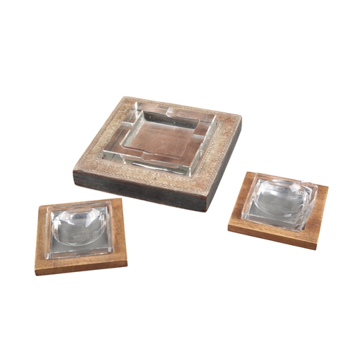 633 - PAUL DUPRE-LAFON (1900-1971) FOR HERMES: A 1930S OXBLOOD LEATHER DESK SET

comprising pad, 55cm x 36... 