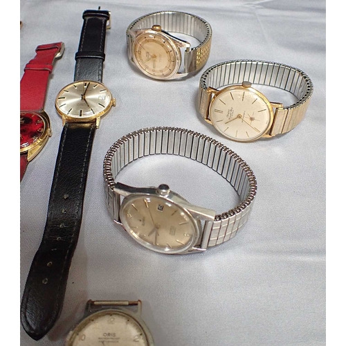 426 - BULLEN: A STAINLESS STEEL WRIST WATCHwith automatic movement, silver dial, silver Batten numerals, s... 