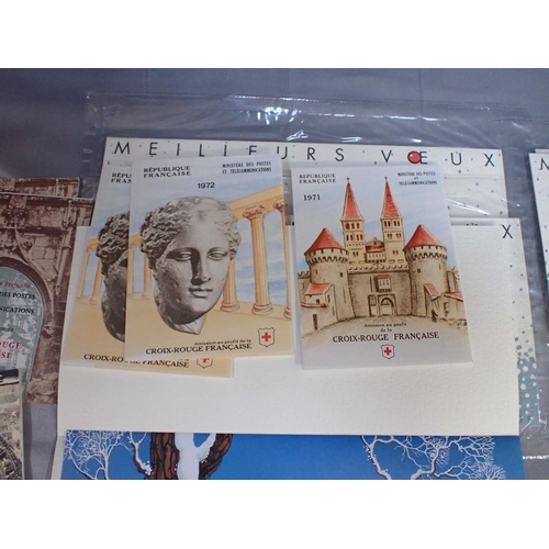 464 - A COMPLETE RUN OF FRENCH RED CROSS STAMP BOOKLETSfrom 1963-1981, together with a few additional item... 
