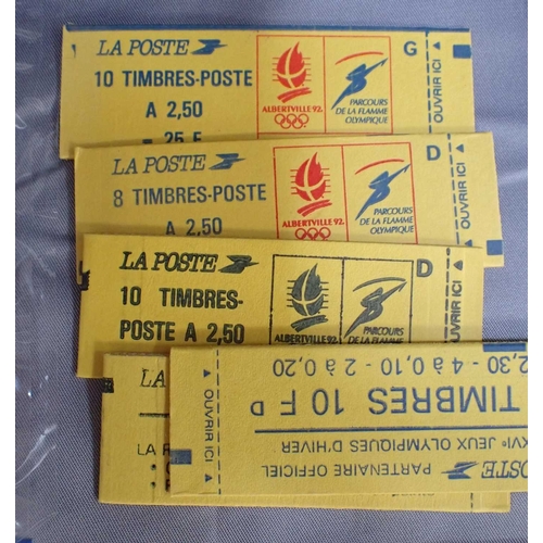 464 - A COMPLETE RUN OF FRENCH RED CROSS STAMP BOOKLETSfrom 1963-1981, together with a few additional item... 