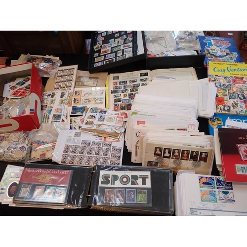 470 - AN ALBUM OF GB MINT STAMPS, AND OTHER STAMPSGB and world, loose and in albums, and a large quantity ... 