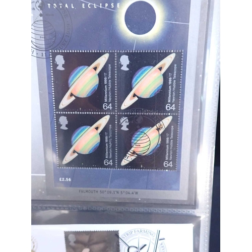 481 - GB FDC COLLECTIONin 11 volumes. Some mint sets of stamps for earlier period, from early 1970 to 2013... 