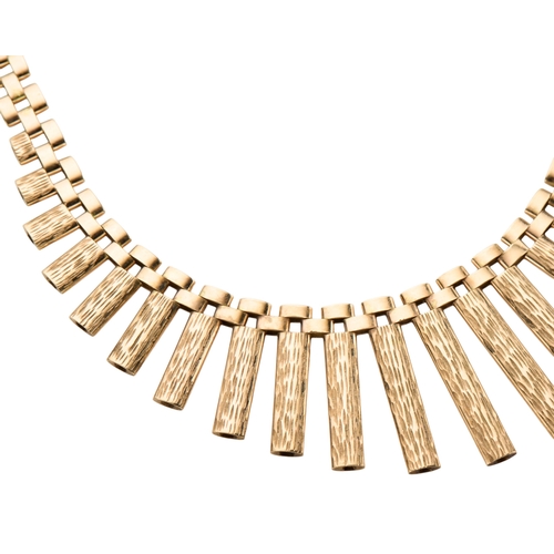 147 - A 1970S 9CT GOLD FRINGE NECKLACE the graduated textured links suspended from the brick-link necklace... 
