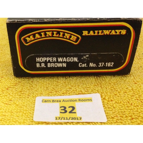 32 - MAINLINE RAILWAYS HOPPER WAGON B.R. BROWN CAT NO 37-162