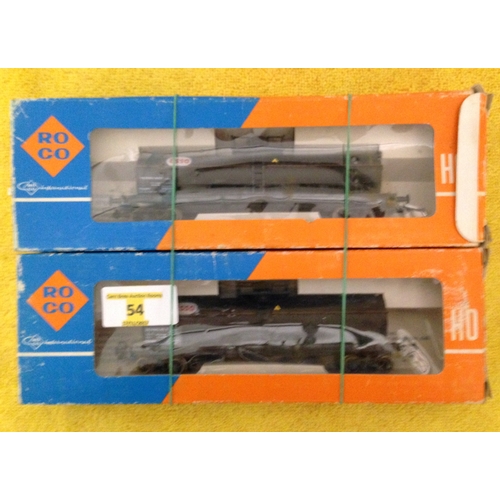 54 - ROCO INTERNATIONAL HO GAUGE ESSO BOGIE TANK WAGONS 4355C AND 4353B