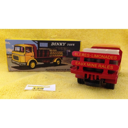 129 - Dinky lorry in box