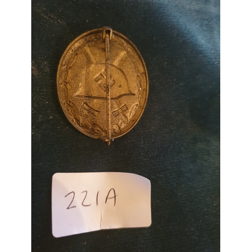 221A - WOUND BADGE
-------------------------------------------------------
Please note all German badges li... 