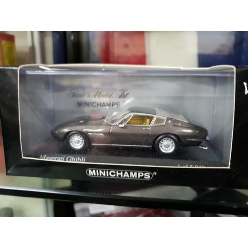 329 - 1:43 Mini Champs Maserati Ghibli