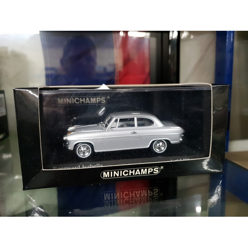 331 - 1:43 Mini Champs Borgward Isabella