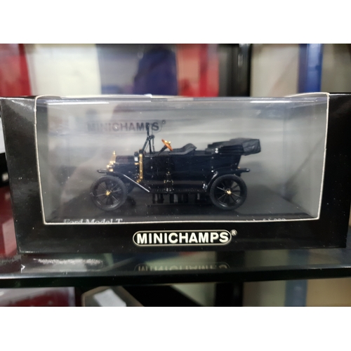 332 - 1:43 Mini Champs Ford model T