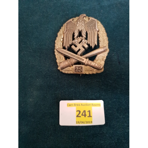 241 - GERMAN WW2 GENERAL ASSAULT BADGE, 25 ENGAGEMENTS PLAQUE
--------------------------------------------... 