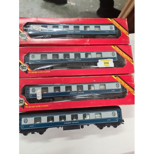 306 - boxed Hornby Coaches