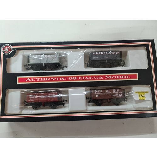 284 - boxed wagons