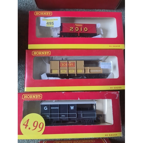 495 - 3 x Hornby Wagons