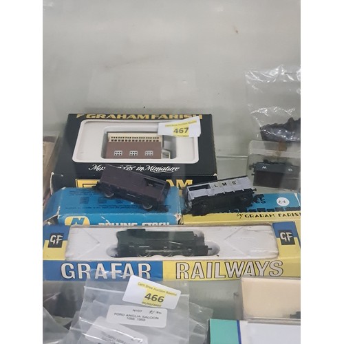 467 - Graham Farish N gauge Train working and accessories