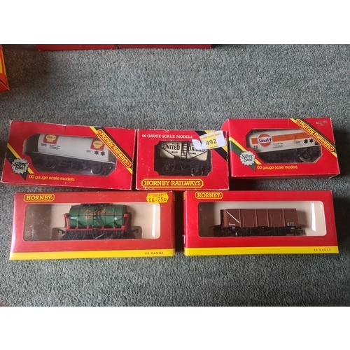 492 - 5 x Hornby wagons