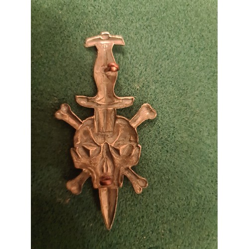 360 - German Skull & Dagger badge