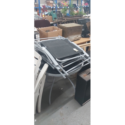 79 - table & 4 chairs