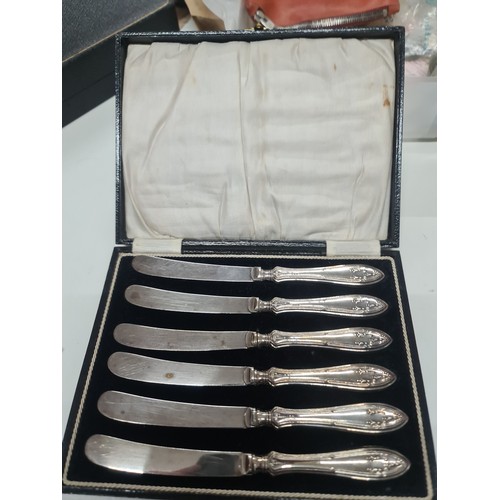 70 - Boxed silver handled knife set Birmingham 1929