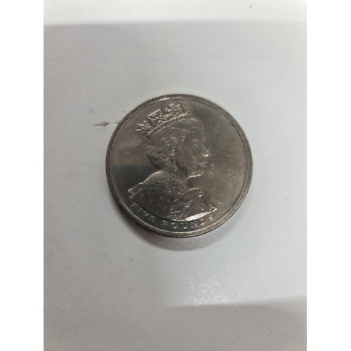 85 - 2002 £5 coin