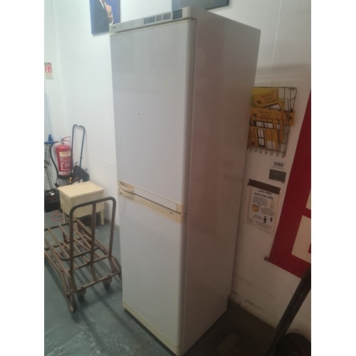 5A - Bosch fridge freezer gwo