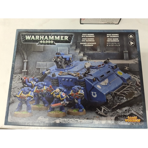 539 - Warhammer 40k space marines with razor back