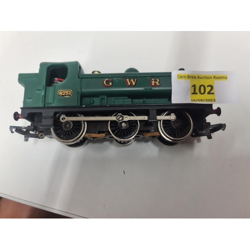 102 - Hornby 00 Gauge GWR 57XX Class 0-6-0T Pannier Steam Tank Loco 8751- GWR Green