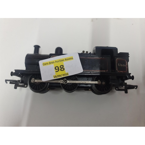 98 - TRIANG OO GAUGE BR CLASS 3F JINTY 0-6-0 TANK LOCOMOTIVE 47606