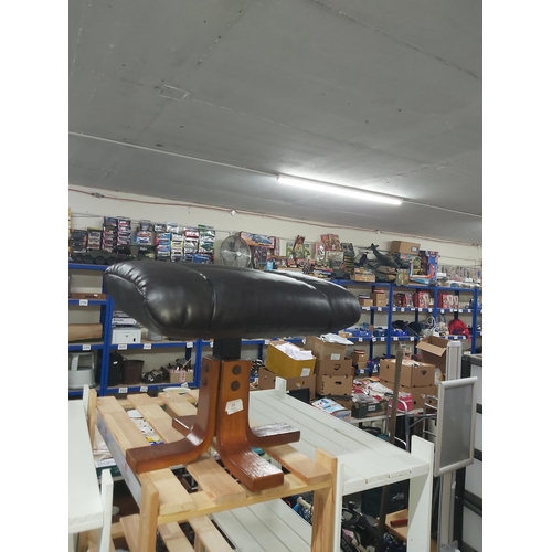 77 - retro foot stool