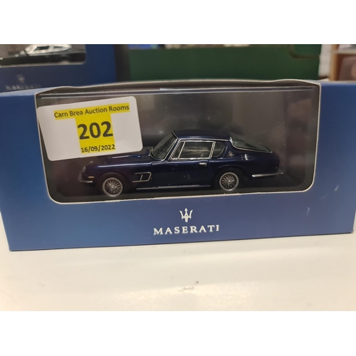 202 - 1/43 Scale Model Maserati Mistral Coupe 1963 Blue  IXO CLC076