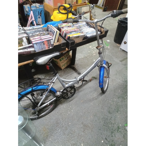 95 - Vintage folding Raleigh Bicycle