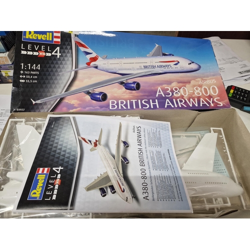 70 - Revell 1/144 model airliner kit 03922: Airbus A380-800 British Airways