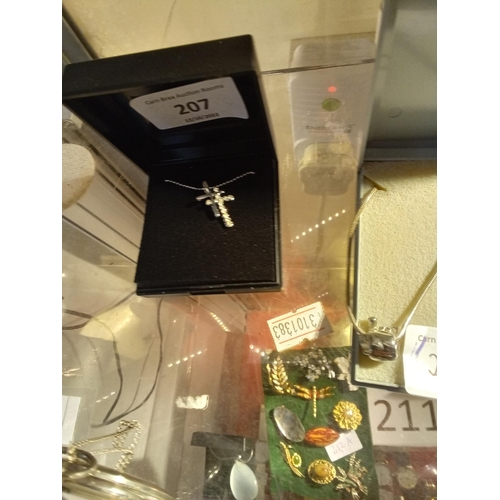 207 - Boxed modern crucifix pendent necklace