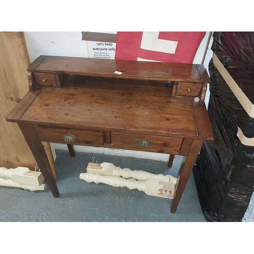 1B - small desk