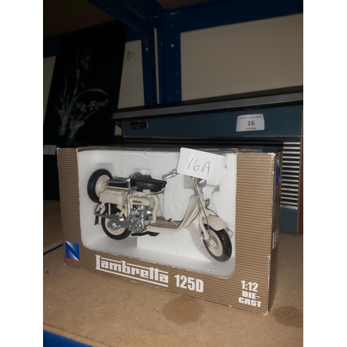 16A - lambretta 125d boxed