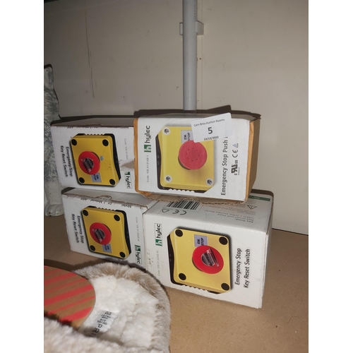 5 - 4 new boxed machine emergency stop switches