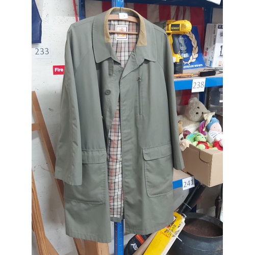 233A - gents coat baracuta size L